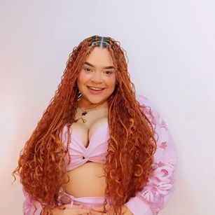 Model - Chloe bigboobs