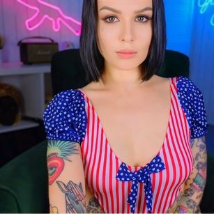 Model - Katerina brunette