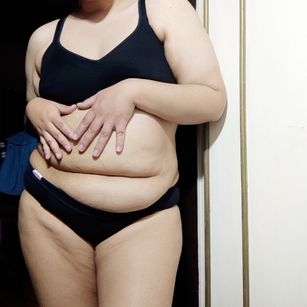 Model - Luana Ambar striptease