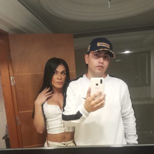 Model - laura y juan bigcock