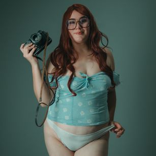 Model - AbbeyCoxx bigtits