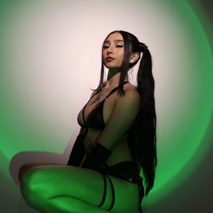 Model - Artmia Joy squirt