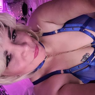 Model - Vixxie360 deepthroat