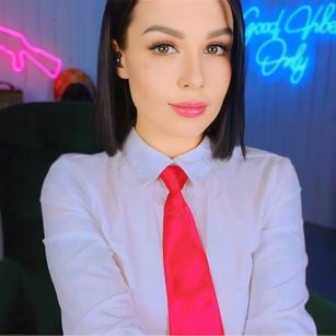 Model - Katerina brunette