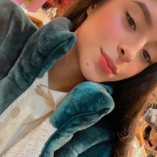 Model - SaraClarker Anal