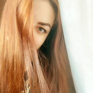 Model - GreenColor bigboobs