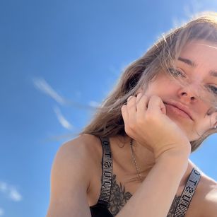 Model - Angelica legs