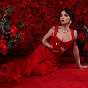 Model - TS Aphrodita and Zeus facial