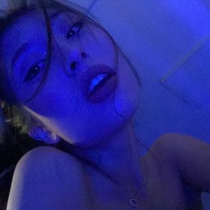 Model - Scarlet Ice mistress