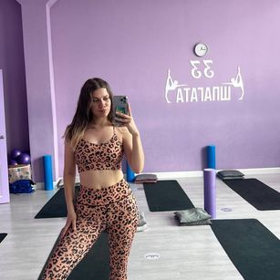 Model - Kerri skinny