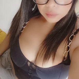 Model - Aisha bigboobs