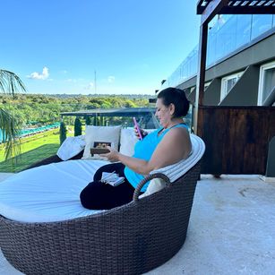 Model - Selene blowjob