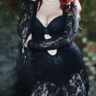 Model - Madam Wintour femdom