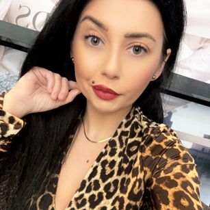 Model - vanessabetsy26 findom