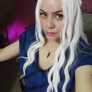 Model - Claire Bays fastresponse