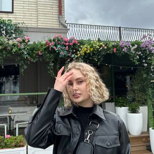 Model - Emiliya beautiful