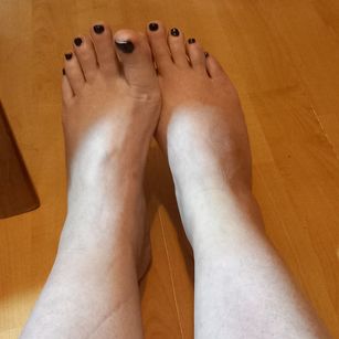 Model - Mistress Maya36 feet