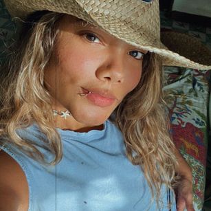 Model - Jessy Cats curvy