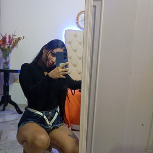 Model - chanell smith anal