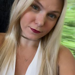 Model - Carrie King UK masturbation