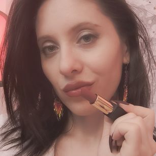 Model - Entitled Bitch mature