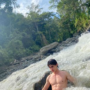 Model - Demitrius77 tall