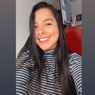 Model - Iris Moira pantyhose