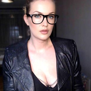 Model - MissVeena fetish