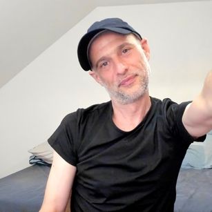 Model - marcfet slim