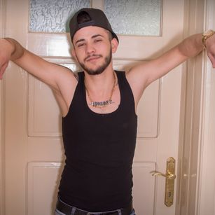 Model - Andy Habibi sexy