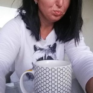 Model - Angela White milf