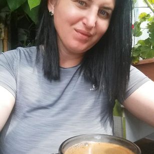 Model - Angela White milf