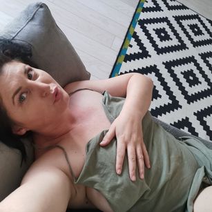 Model - Angela White milf