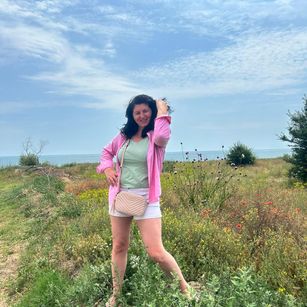 Model - Angela White heels