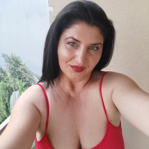 Model - Angela White bigass