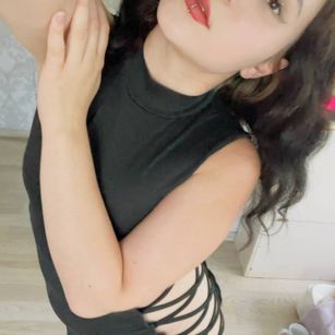 Model - Hillary Mare roleplay