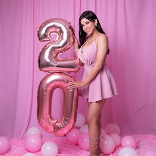 Model - Roxy Greey feet