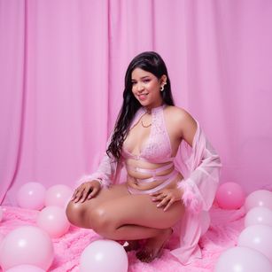 Model - Roxy Greey bigboobs