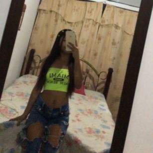 Model - Moli tetasgrandes