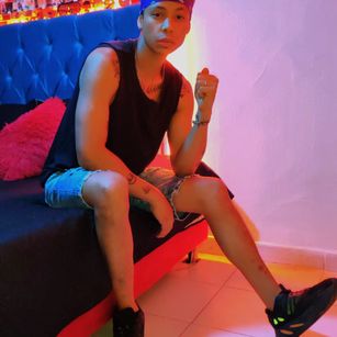 Model - allie_and_noah bigtits