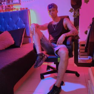 Model - allie_and_noah Gym