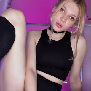 Model - RoxieKendall squirt