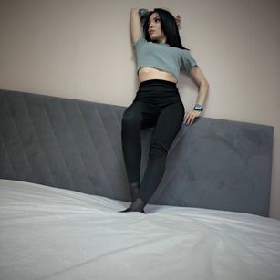 Model - Adelia_Castro milf