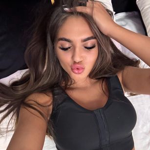 Model - Vanessa Simon bigass