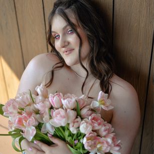 Model - Emmy Charmm nylon