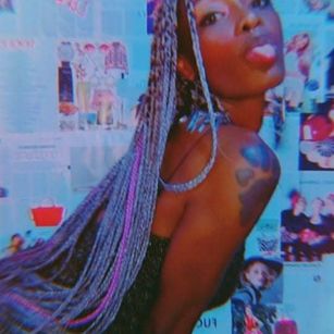 Model - Treicy_Cooper charm