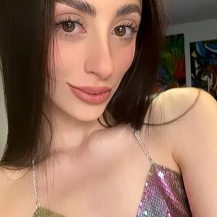 Model - Anthonela teen