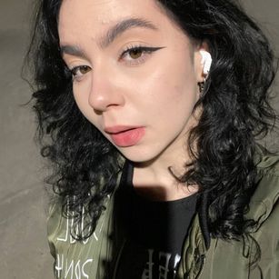 Model - Megan Cox dildo