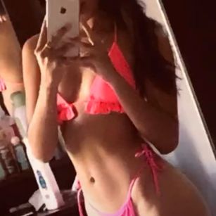 Model - Moli ewcupir