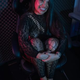 Model - Karolinee sexy